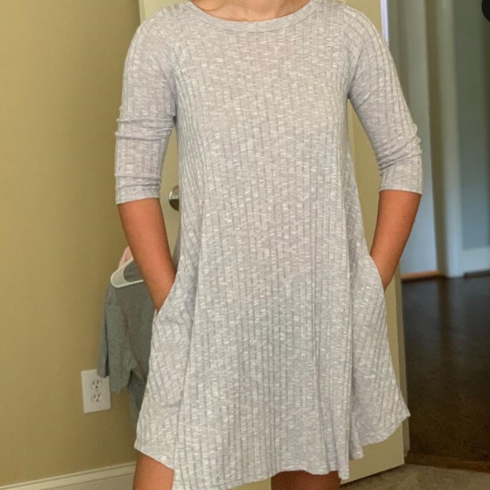 Altar’d state dress with pockets!!